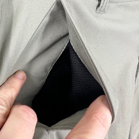 Like New |•PRANA•| Tan Knee Length Articulated Active Pants Size 6 - Picture 6 of 16